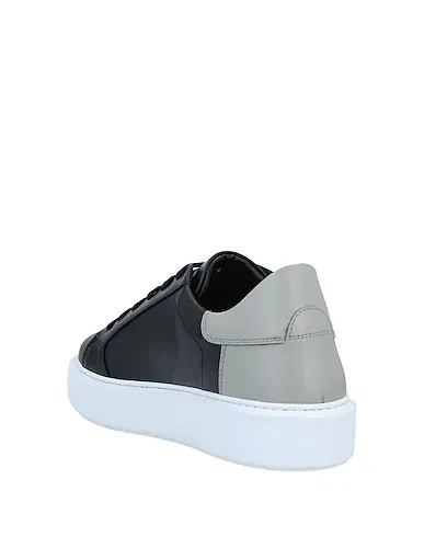 https://images.styletyx.com/images/black-leather-sneakers-ylati-1365794_3.webp