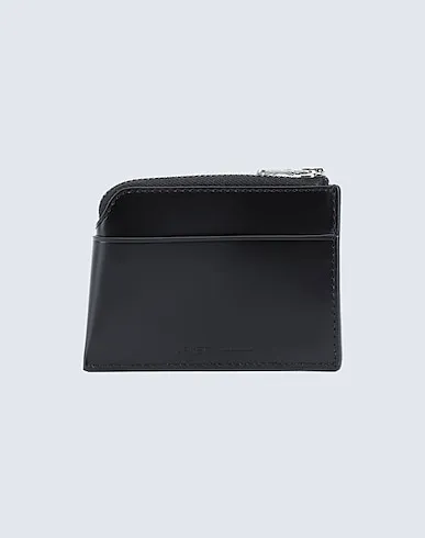https://images.styletyx.com/images/black-leather-wallet-arket-3305018_2.webp