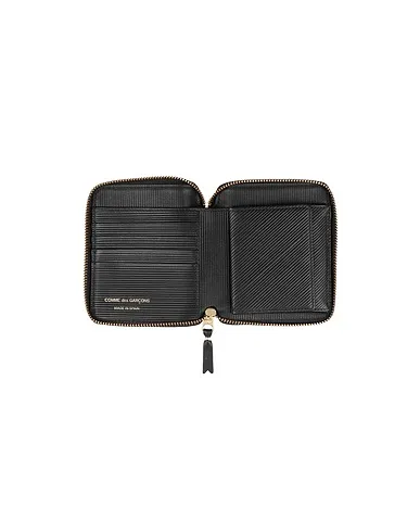 https://images.styletyx.com/images/black-leather-wallet-comme-des-garcons-3178943_2.webp