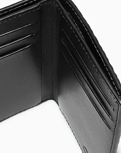https://images.styletyx.com/images/black-leather-wallet-cos-13141001_3.webp