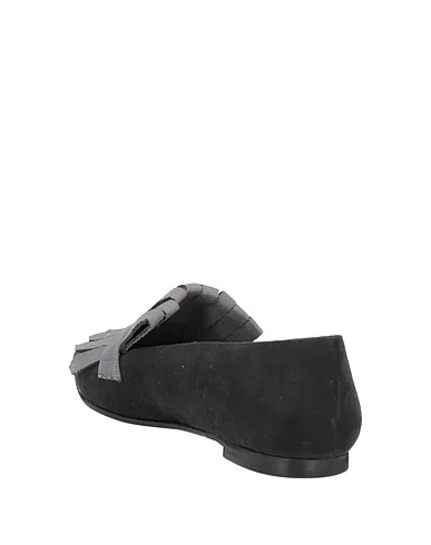 https://images.styletyx.com/images/black-loafers-giulia-neri-1961799014_3.webp