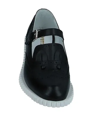 https://images.styletyx.com/images/black-loafers-vivetta-1702391_4.webp