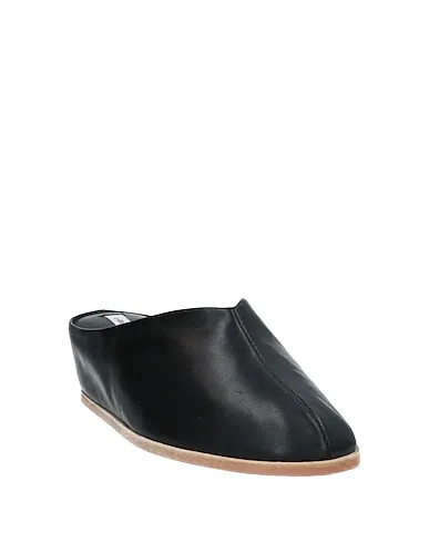 https://images.styletyx.com/images/black-mules-and-clogs-about-arianne-13052207_2.webp