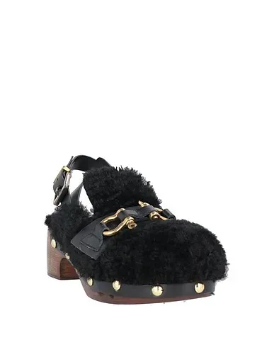 https://images.styletyx.com/images/black-mules-and-clogs-paola-d-arcano-1906397443_2.webp