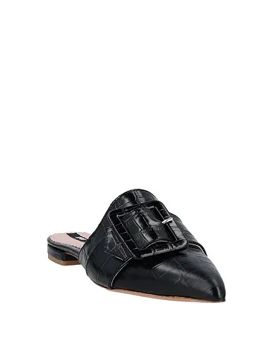 https://images.styletyx.com/images/black-mules-and-clogs-sly010-3188159_2.webp