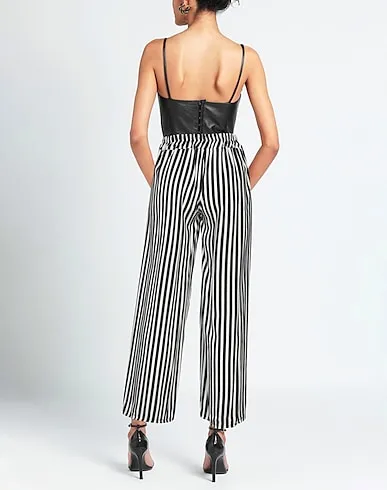 https://images.styletyx.com/images/black-plain-weave-casual-pants-boutique-de-la-femme-12917395_3.webp