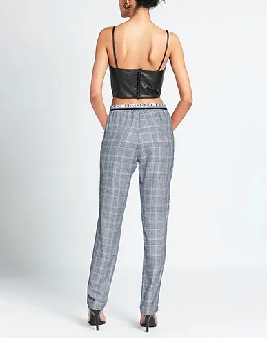 https://images.styletyx.com/images/black-plain-weave-casual-pants-ermanno-firenze-832951_3.webp