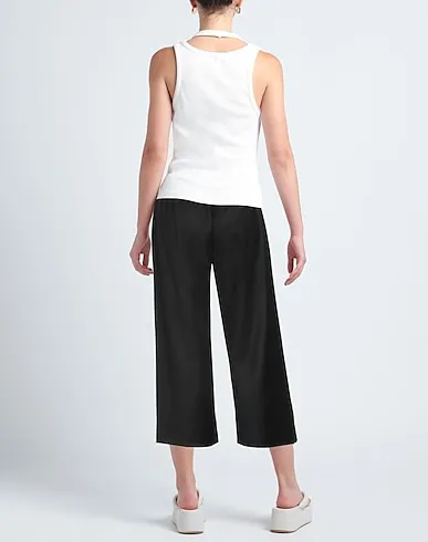 https://images.styletyx.com/images/black-plain-weave-casual-pants-guttha-1693644761_3.webp