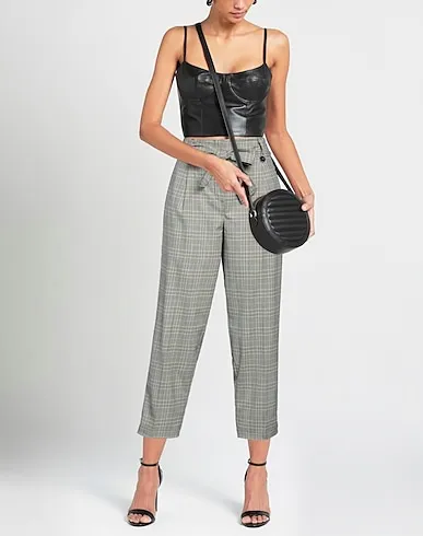 https://images.styletyx.com/images/black-plain-weave-casual-pants-iblues-3154661_2.webp