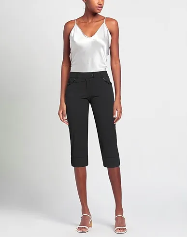 https://images.styletyx.com/images/black-plain-weave-cropped-pants-culottes-emisphere-13227279_2.webp