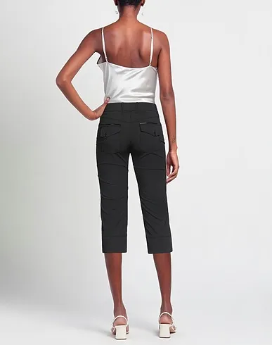 https://images.styletyx.com/images/black-plain-weave-cropped-pants-culottes-emisphere-13227279_3.webp