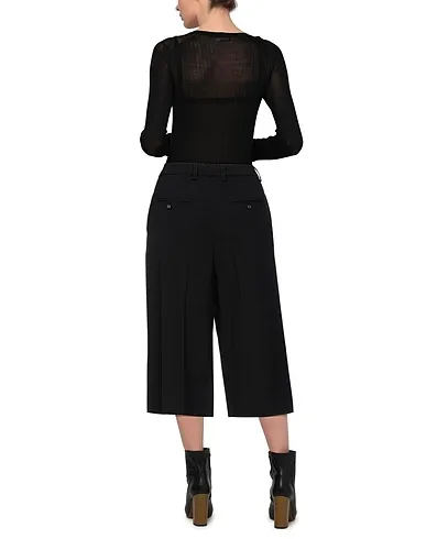 https://images.styletyx.com/images/black-plain-weave-cropped-pants-culottes-modern-319360_3.webp