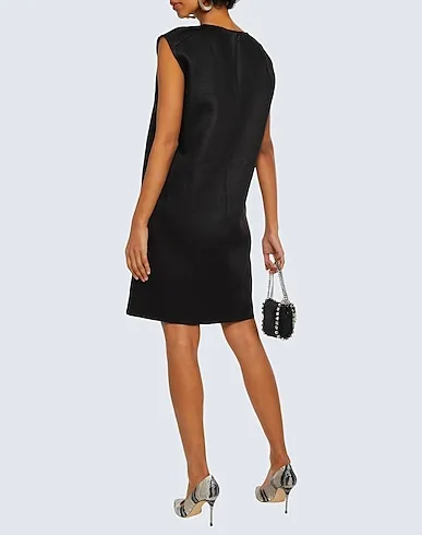 https://images.styletyx.com/images/black-plain-weave-short-dress-carolina-herrera-972154897_3.webp