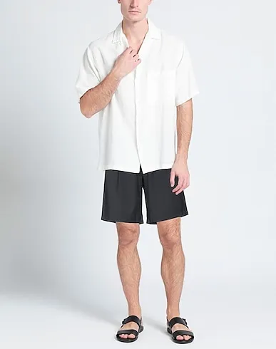 https://images.styletyx.com/images/black-plain-weave-shorts-bermuda-choice-13176551_2.webp