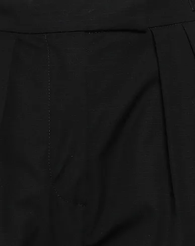 https://images.styletyx.com/images/black-plain-weave-shorts-bermuda-lost-in-me-12908834_4.webp