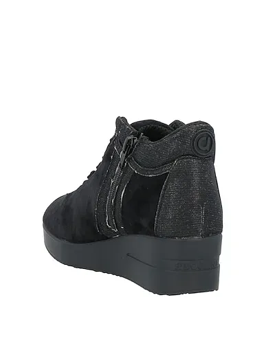 https://images.styletyx.com/images/black-plain-weave-sneakers-agile-by-rucoline-710613398_3.webp