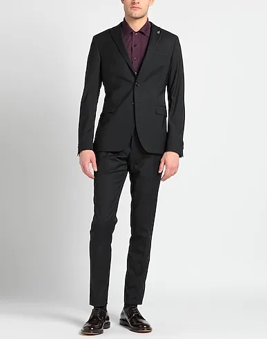 https://images.styletyx.com/images/black-plain-weave-suits-paoloni-12914638_2.webp