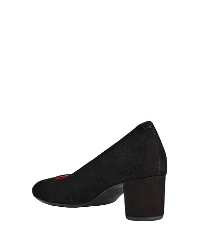 https://images.styletyx.com/images/black-pump-pas-de-rouge-1713228_3.webp