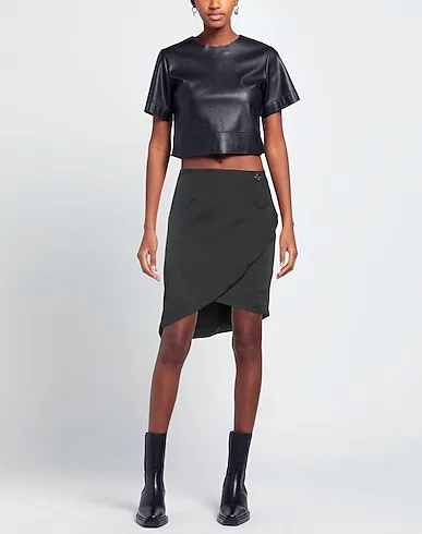 https://images.styletyx.com/images/black-satin-mini-skirt-mangano-471526659_2.webp