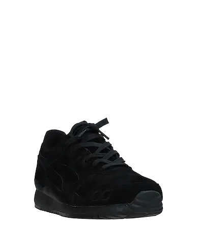 https://images.styletyx.com/images/black-sneakers-asics-1365853_2.webp