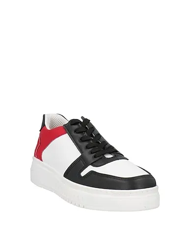 https://images.styletyx.com/images/black-sneakers-tsd12-2650385_2.webp