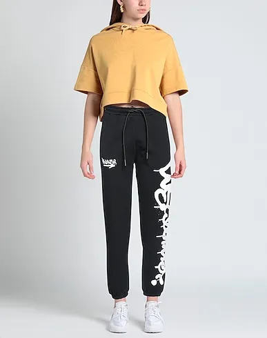 https://images.styletyx.com/images/black-sweatshirt-casual-pants-disclaimer-212359430_2.webp