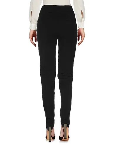 https://images.styletyx.com/images/black-sweatshirt-casual-pants-european-culture-13533522_3.webp