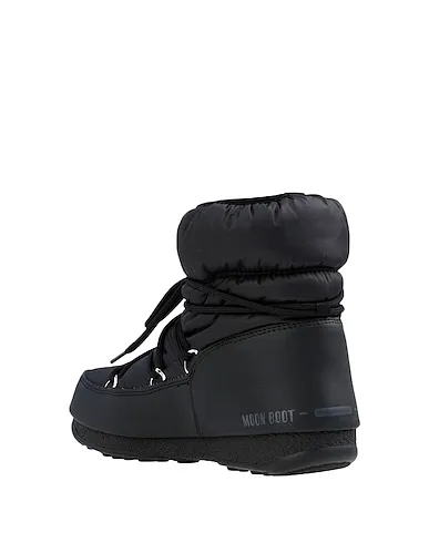 https://images.styletyx.com/images/black-techno-fabric-ankle-boot-moon-boot-low-nylon-wp-2-moon-boot-2308216_3.webp