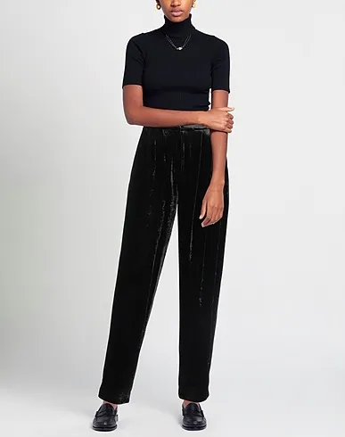 https://images.styletyx.com/images/black-velvet-casual-pants-magda-butrym-14886764_2.webp