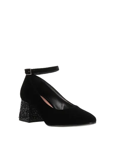 https://images.styletyx.com/images/black-velvet-pump-6carina-1911727901_2.webp