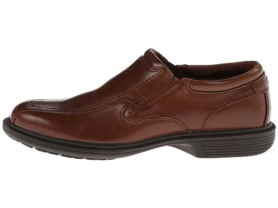 https://images.styletyx.com/images/bleeker-street-bicycle-toe-slip-on-with-kore-slip-resistant-walking-comfort-technology-nunn-bush-2016507_4.webp