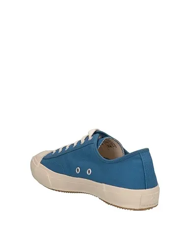 https://images.styletyx.com/images/blue-canvas-sneakers-moon-star-13013129_3.webp