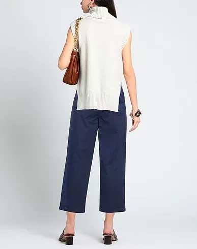 https://images.styletyx.com/images/blue-cotton-twill-casual-pants-bellerose-1205267149_3.webp