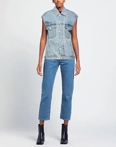 https://images.styletyx.com/images/blue-denim-denim-jacket-amish-13121573_2.webp