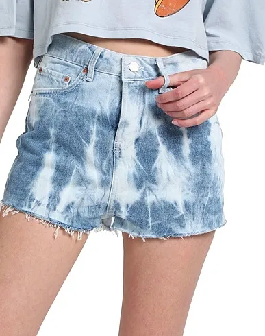 https://images.styletyx.com/images/blue-denim-denim-shorts-jack-jones-544333_4.webp