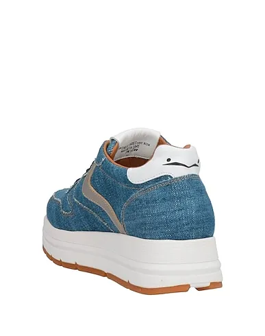 https://images.styletyx.com/images/blue-denim-sneakers-voile-blanche-12921580_3.webp