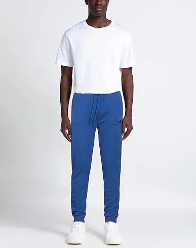 https://images.styletyx.com/images/blue-sweatshirt-casual-pants-maison-kitsune-1129269273_2.webp