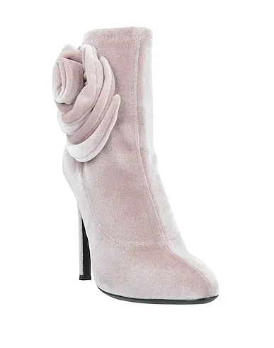 https://images.styletyx.com/images/blush-chenille-ankle-boot-giuseppe-zanotti-829595_2.webp
