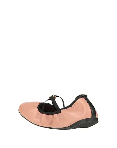 https://images.styletyx.com/images/blush-leather-ballet-flats-tory-burch-13052985_3.webp