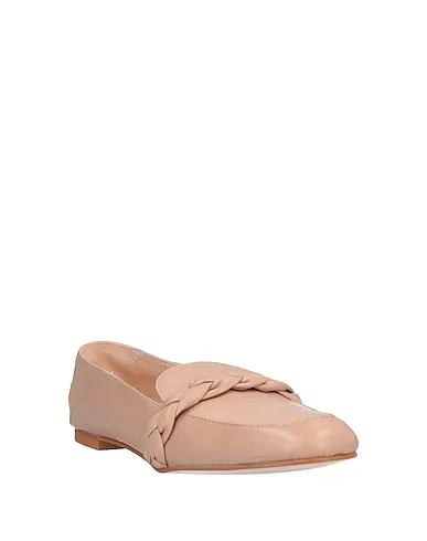 https://images.styletyx.com/images/blush-leather-loafers-marian-12920874_2.webp