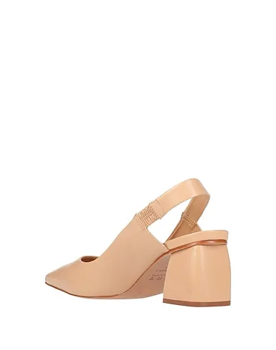 https://images.styletyx.com/images/blush-leather-pump-carrano-1225515677_3.webp