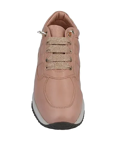 https://images.styletyx.com/images/blush-leather-sneakers-hogan-3168843_4.webp