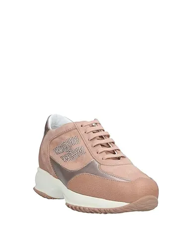 https://images.styletyx.com/images/blush-sneakers-hogan-1518621957_2.webp