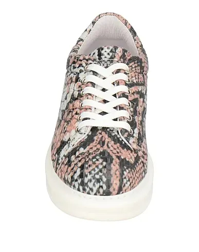https://images.styletyx.com/images/blush-sneakers-la-fille-des-fleurs-13045480_4.webp