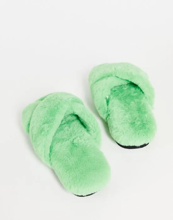 https://images.styletyx.com/images/borg-fleece-slippers-in-green-mgreen-monki-1729153_4.webp
