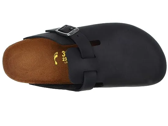https://images.styletyx.com/images/boston-oiled-leather-unisex-birkenstock-2014811_2.webp