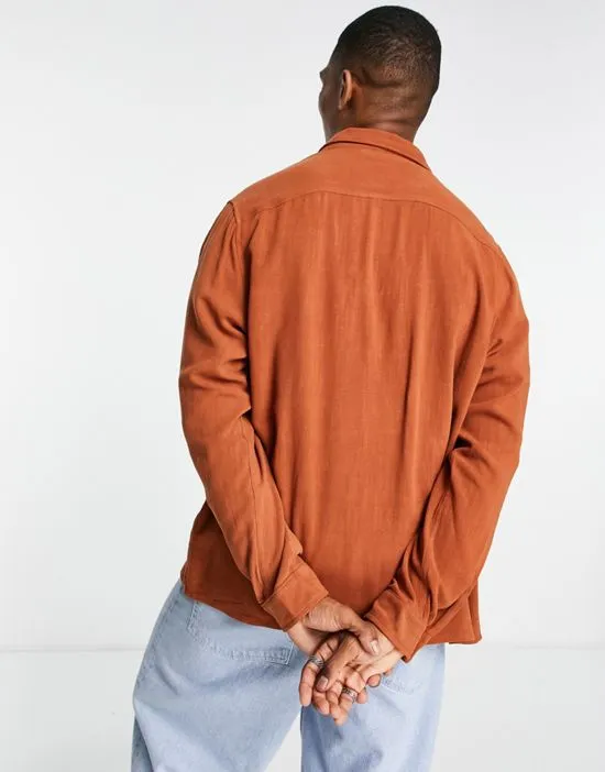 https://images.styletyx.com/images/boxy-fit-utility-pocket-shacket-bando-1896767_2.webp
