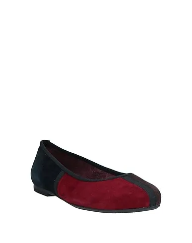 https://images.styletyx.com/images/brick-red-leather-ballet-flats-knoll-1549962355_2.webp