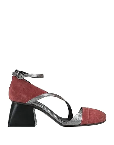 https://images.styletyx.com/images/brick-red-leather-pump-1725-a-3097652_1.webp
