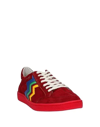 https://images.styletyx.com/images/brick-red-leather-sneakers-m-missoni-2368757_2.webp